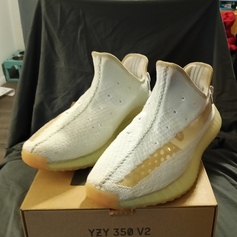 YEEZEY BOOST 350